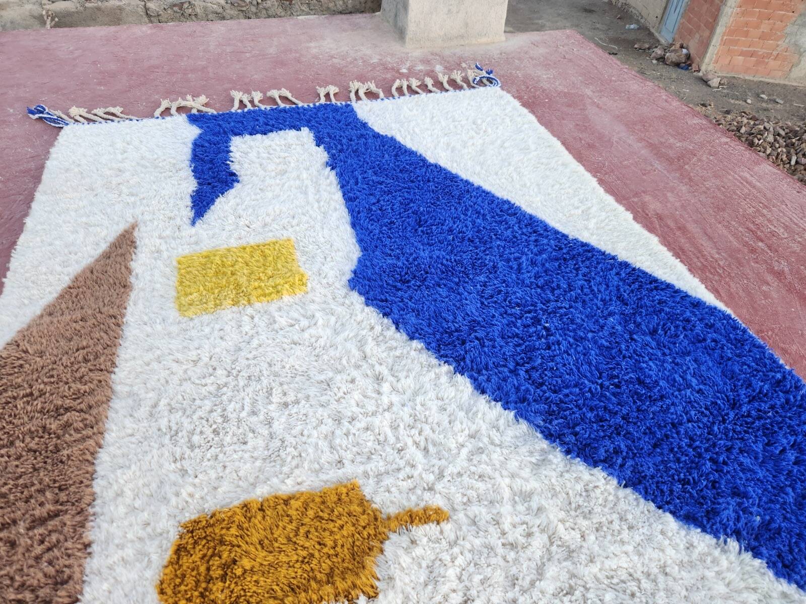 Beni Ouarain rug 300x200 cm – Thick wool, Klein blue artistic design