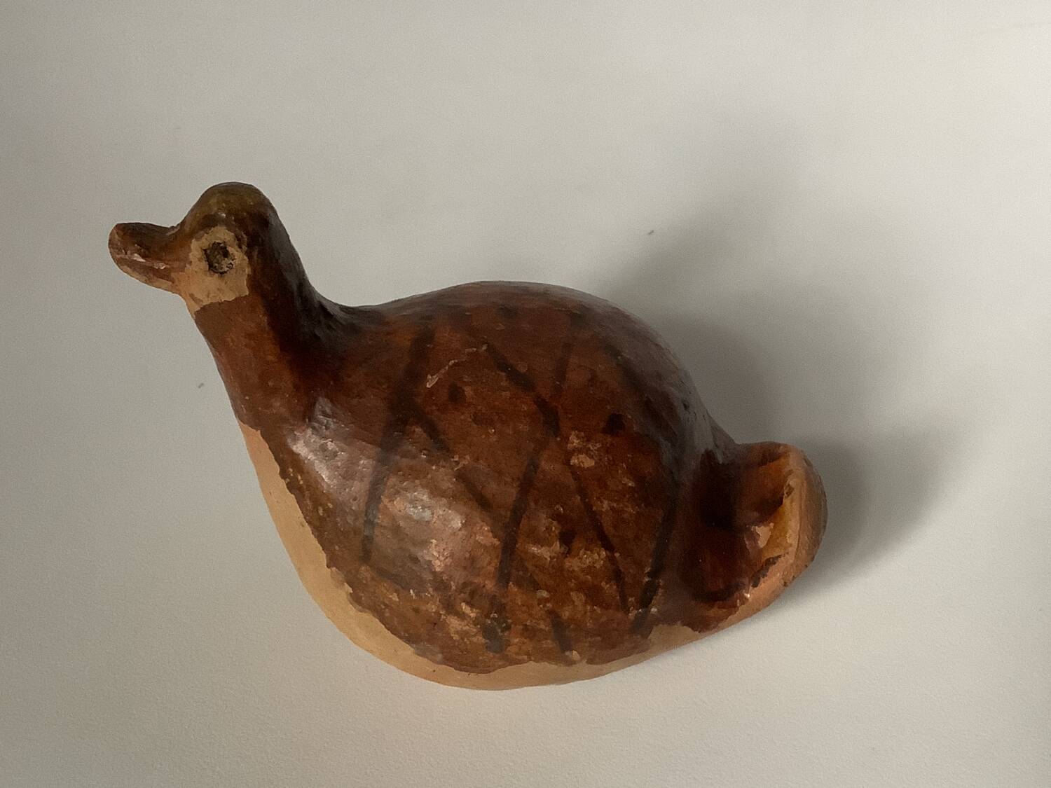 Poterie artisanale en forme de canard