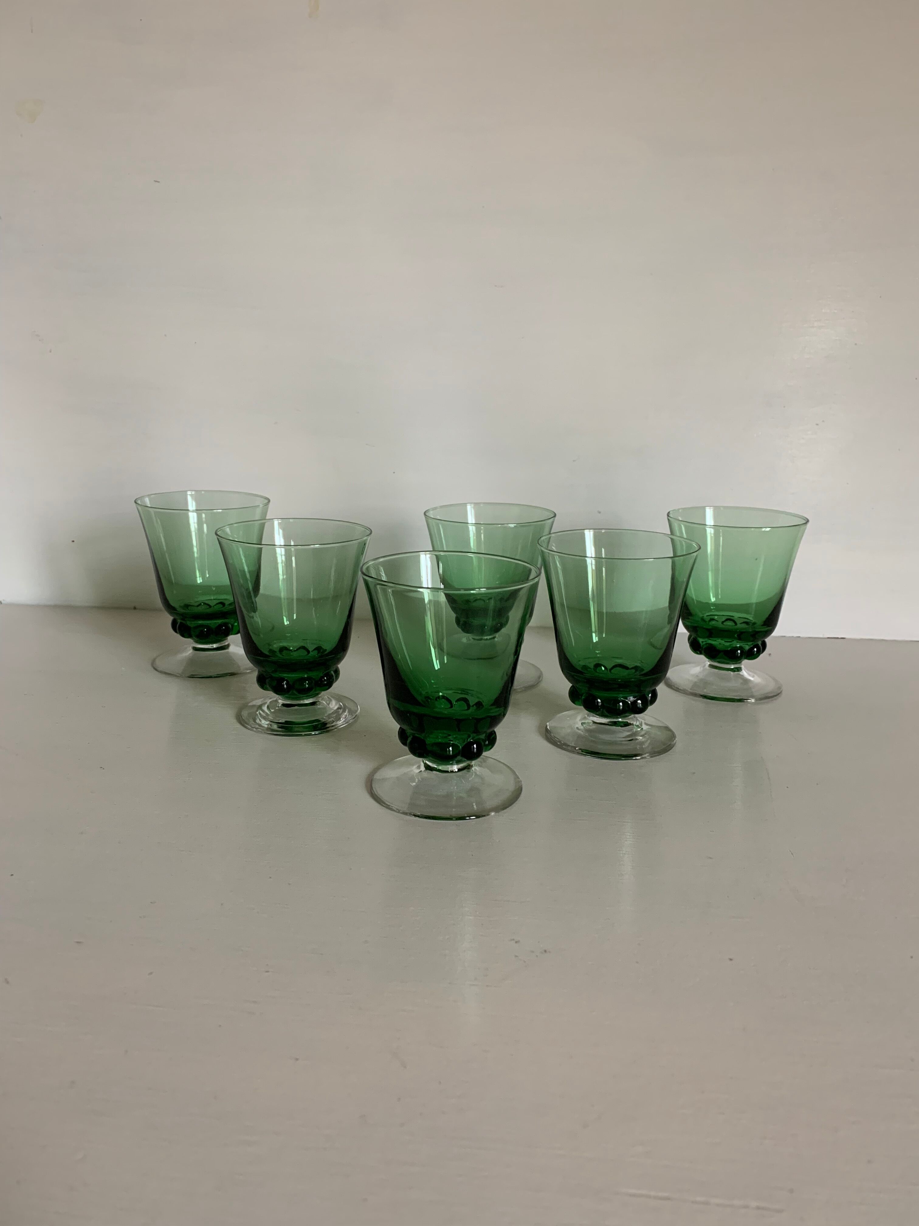 6 colored art deco glasses