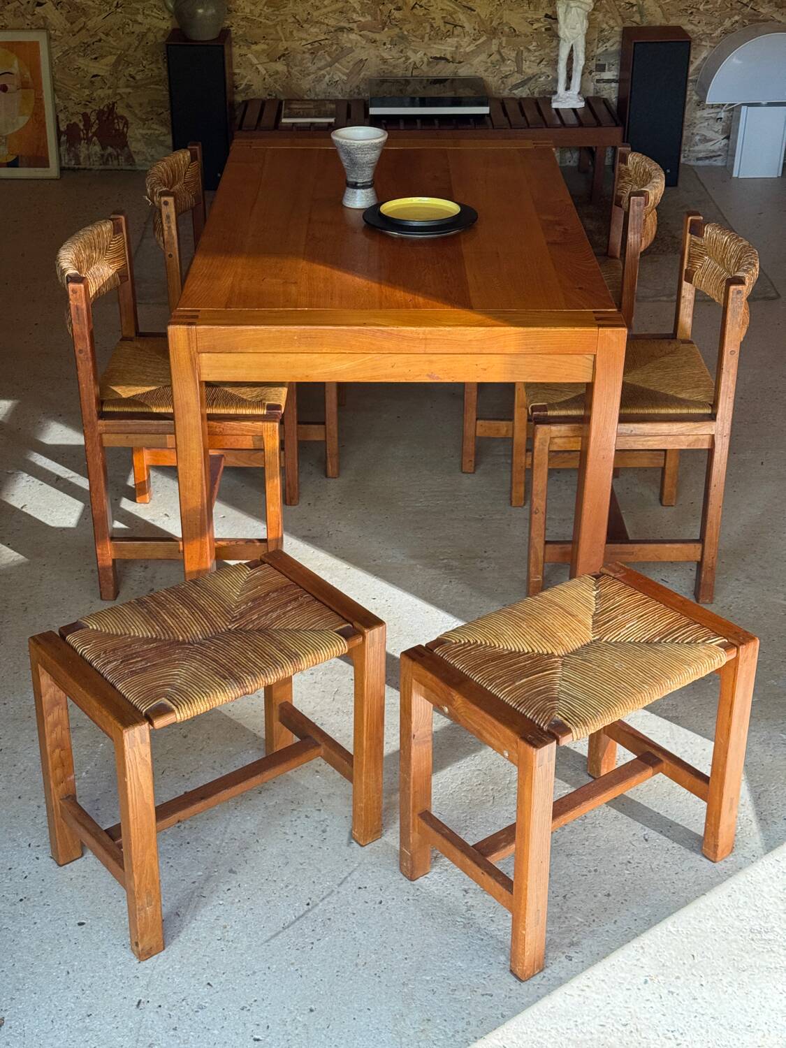 Regain 1970 table chairs