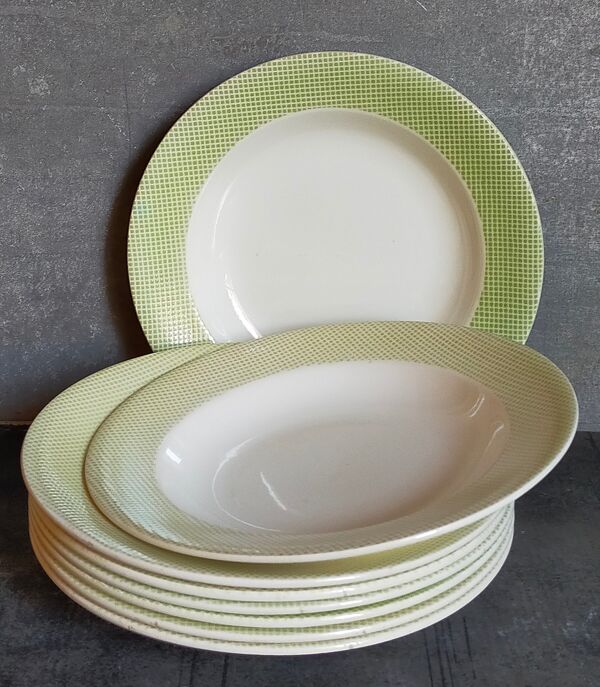 Huit assiettes faïence de salins années 50
