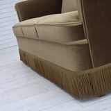 Canapé 3 places danois des années 1960, revêtement en velours vert olive, bois de hêtre.