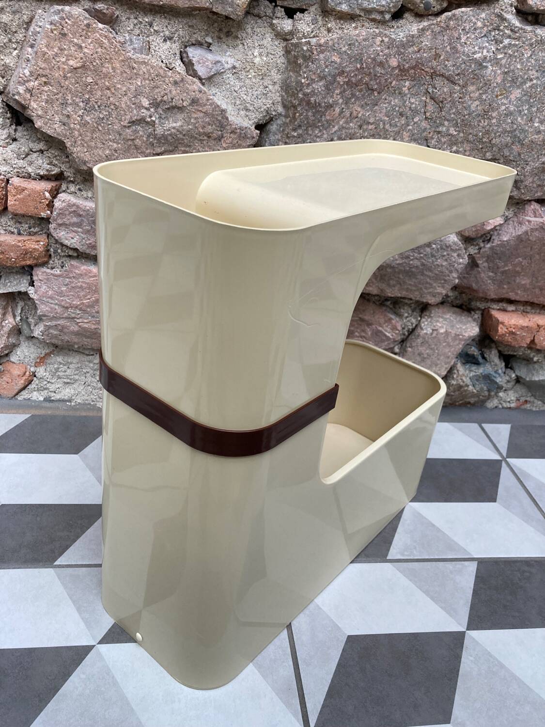 side table / mini bar