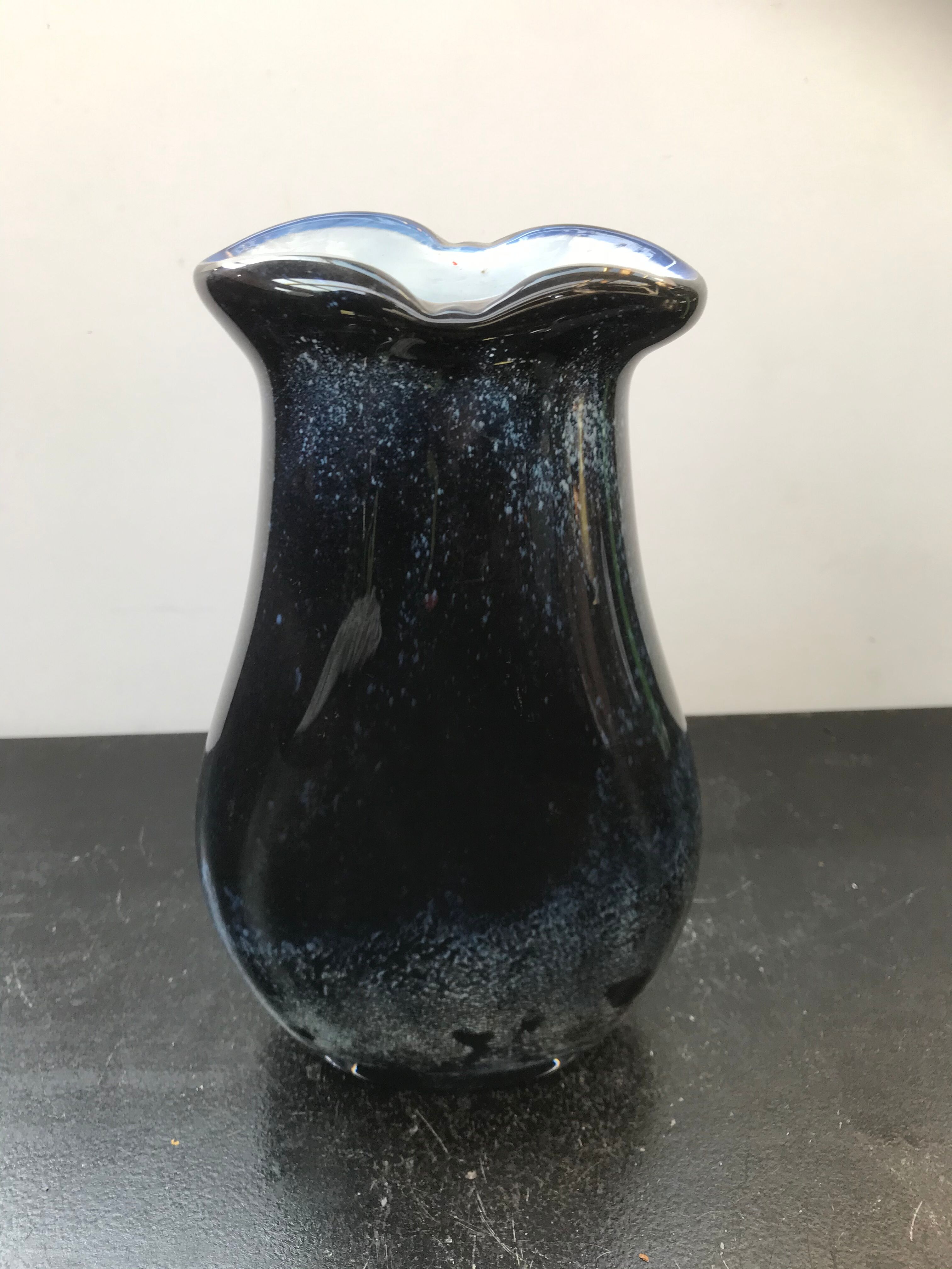 Former blue blue vintage white multilayer vase