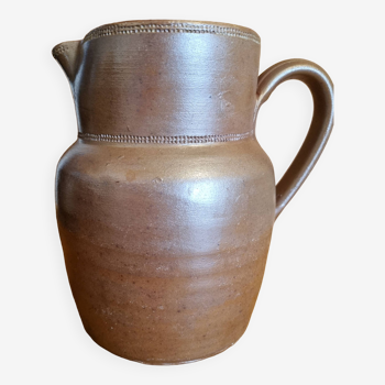 Large brown stoneware pitcher 2L