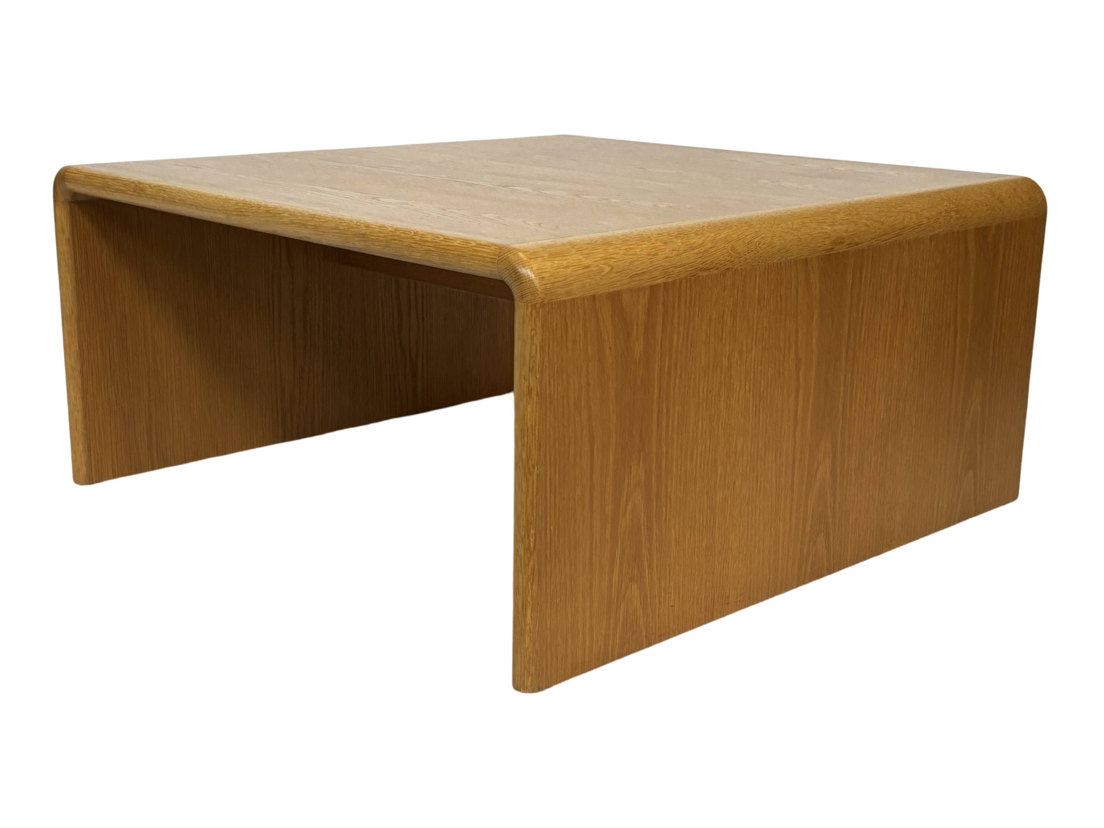 Table basse carrée minimaliste en chêne, années 70