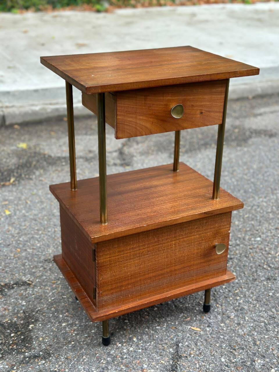 Mid-Century bedside table in solid teak/mahogany with brass, 1960.
