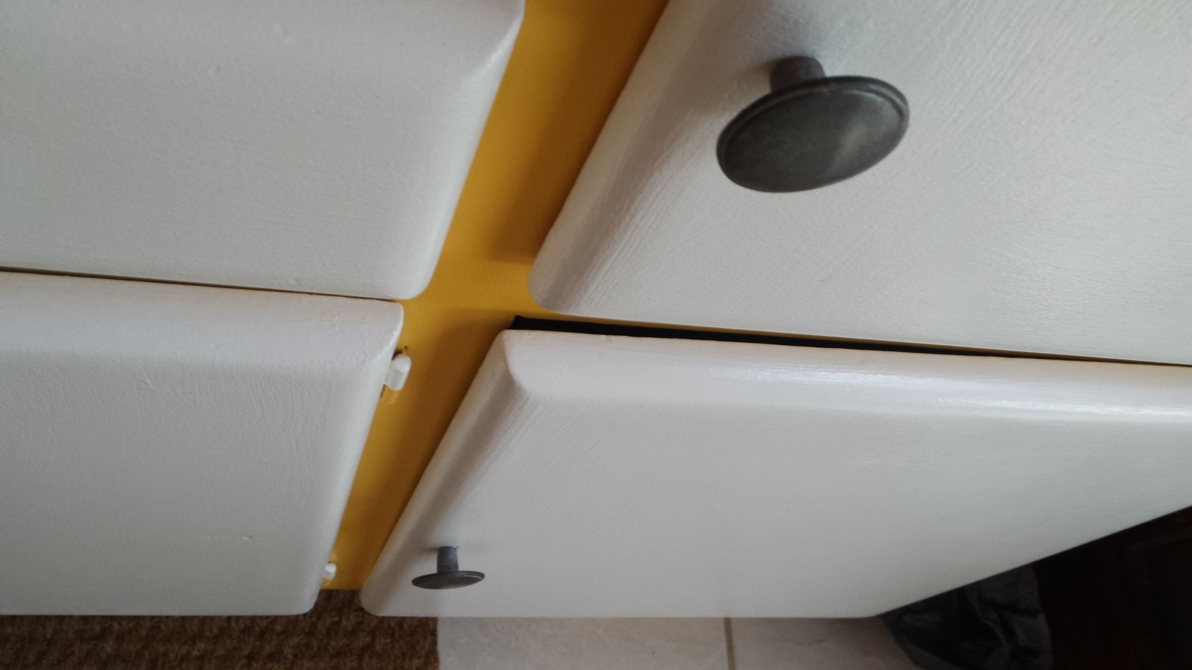 Buffet low yellow and white mado