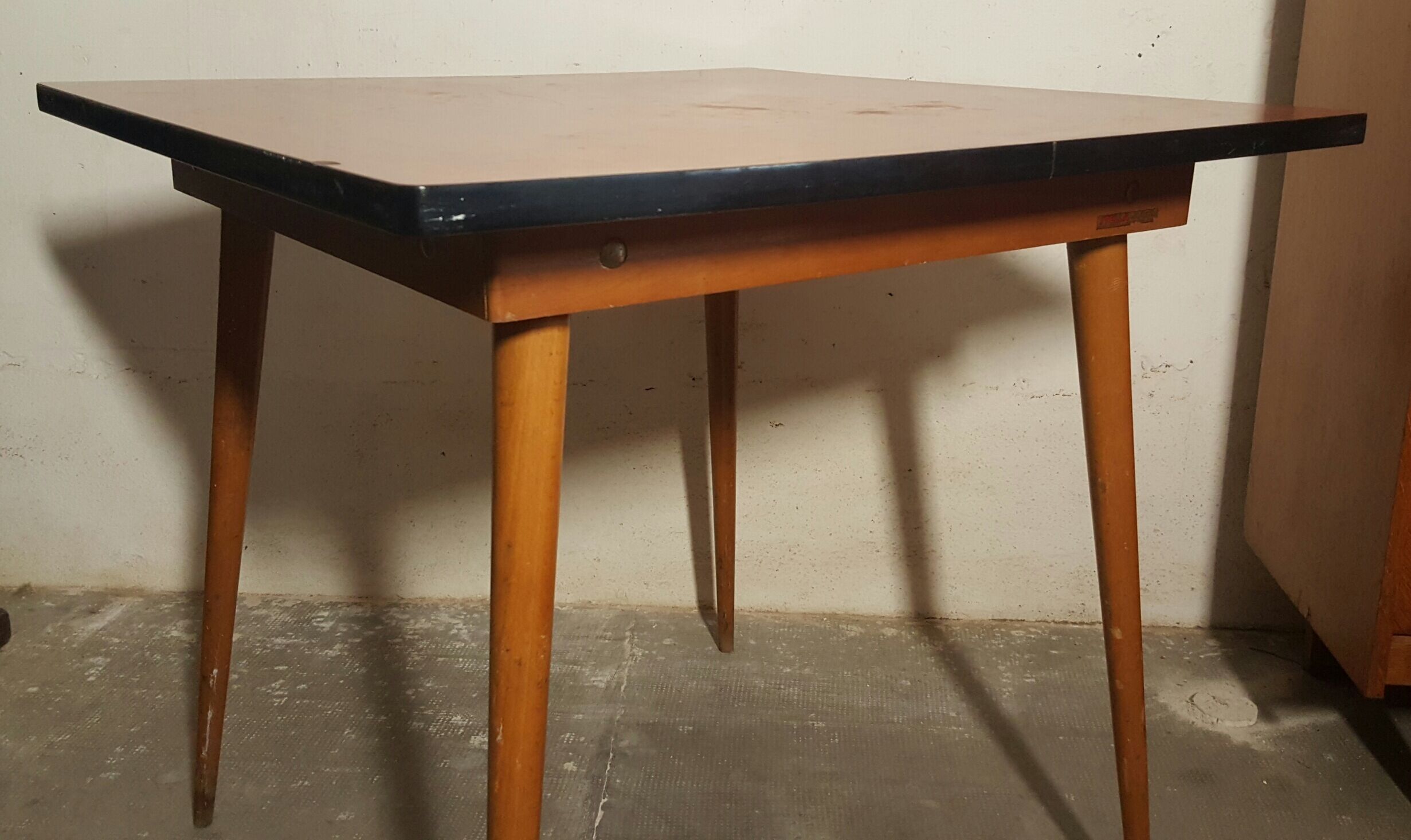 Table " Stella"