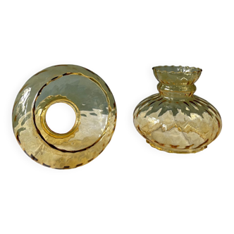 Série de deux abats-jour, globes verres ambrés vintage