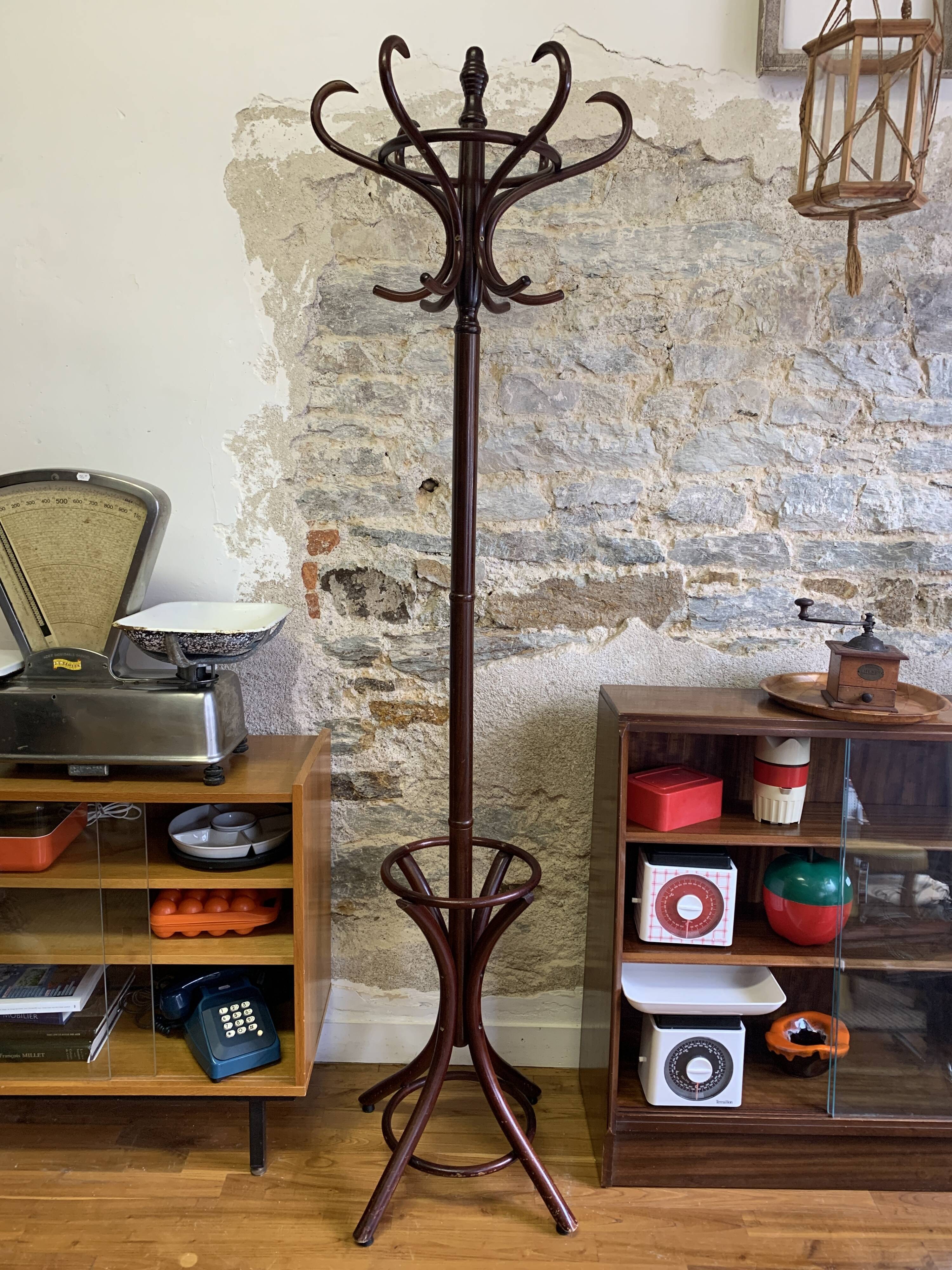 Parrot coat rack