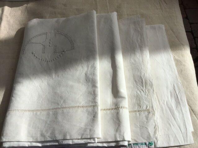 Drap 2 people marked RD