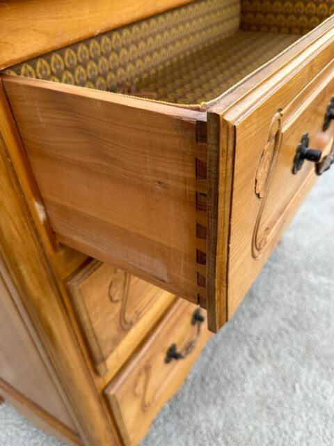 Cherry chest of drawers