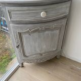 Corner cabinet