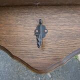 Wooden shelf display for pans