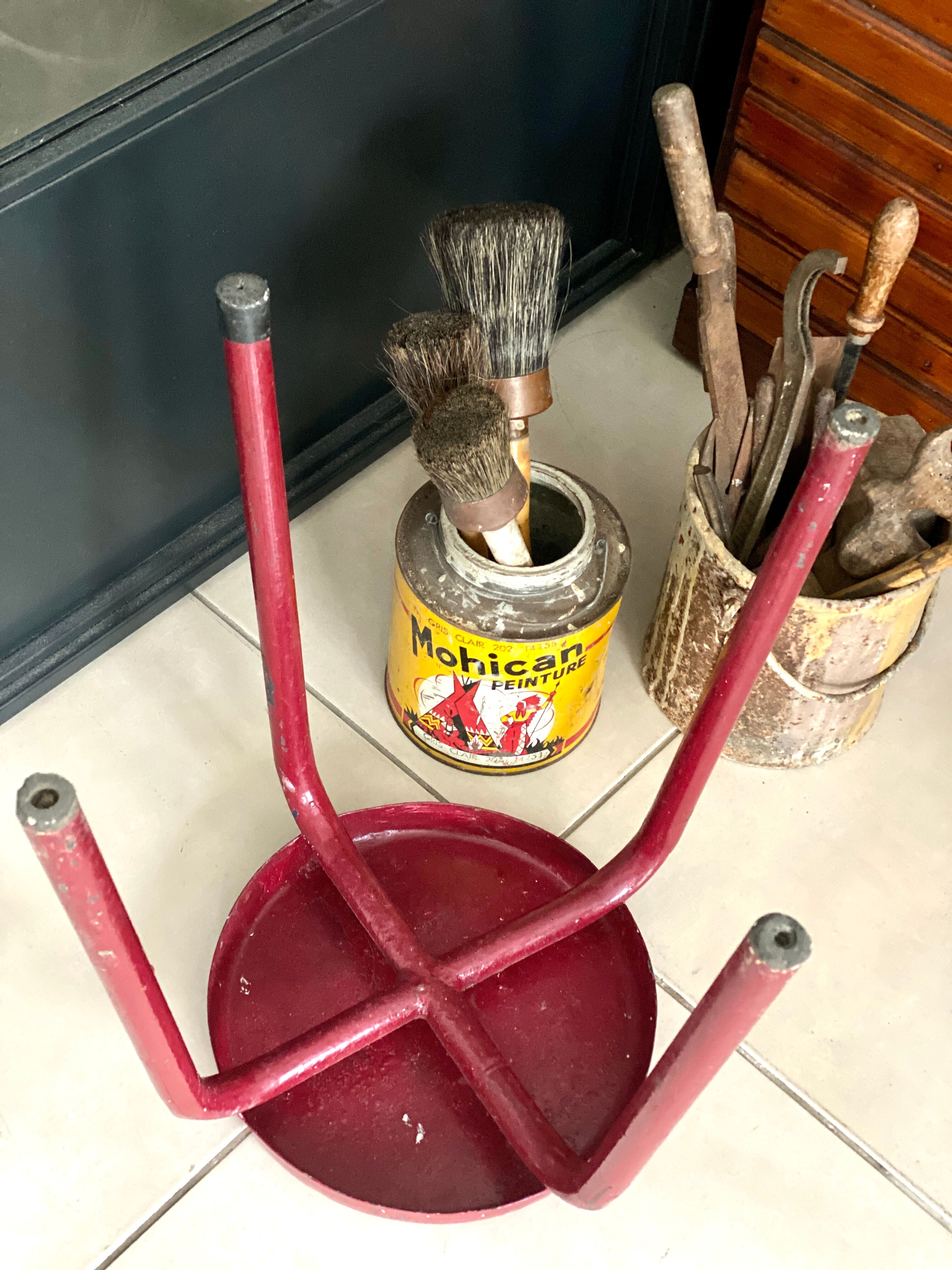 Metal workshop stool