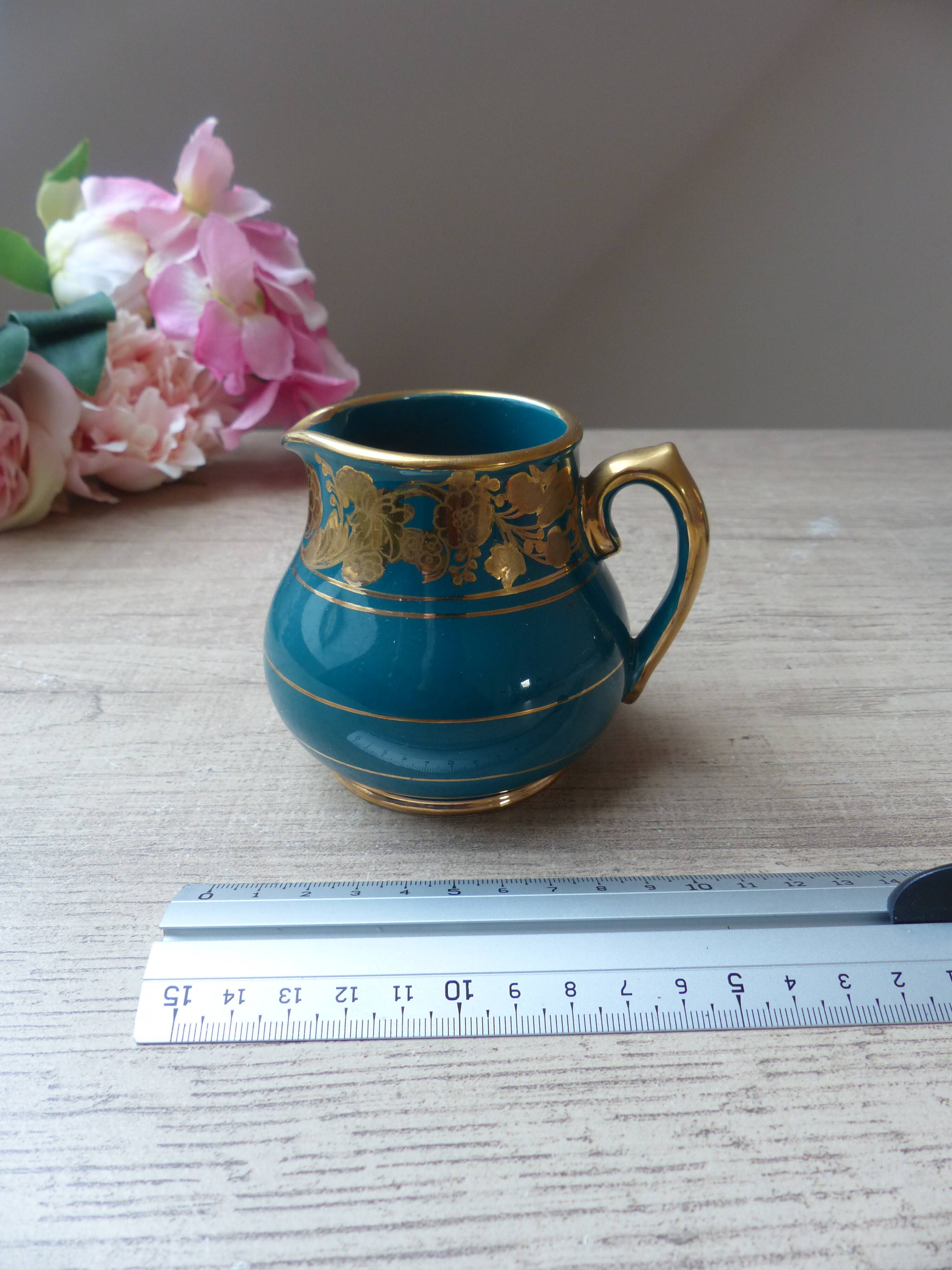 Old small Sadler cream pot in blue green ceramic with gold pattern, English creamer milk pot