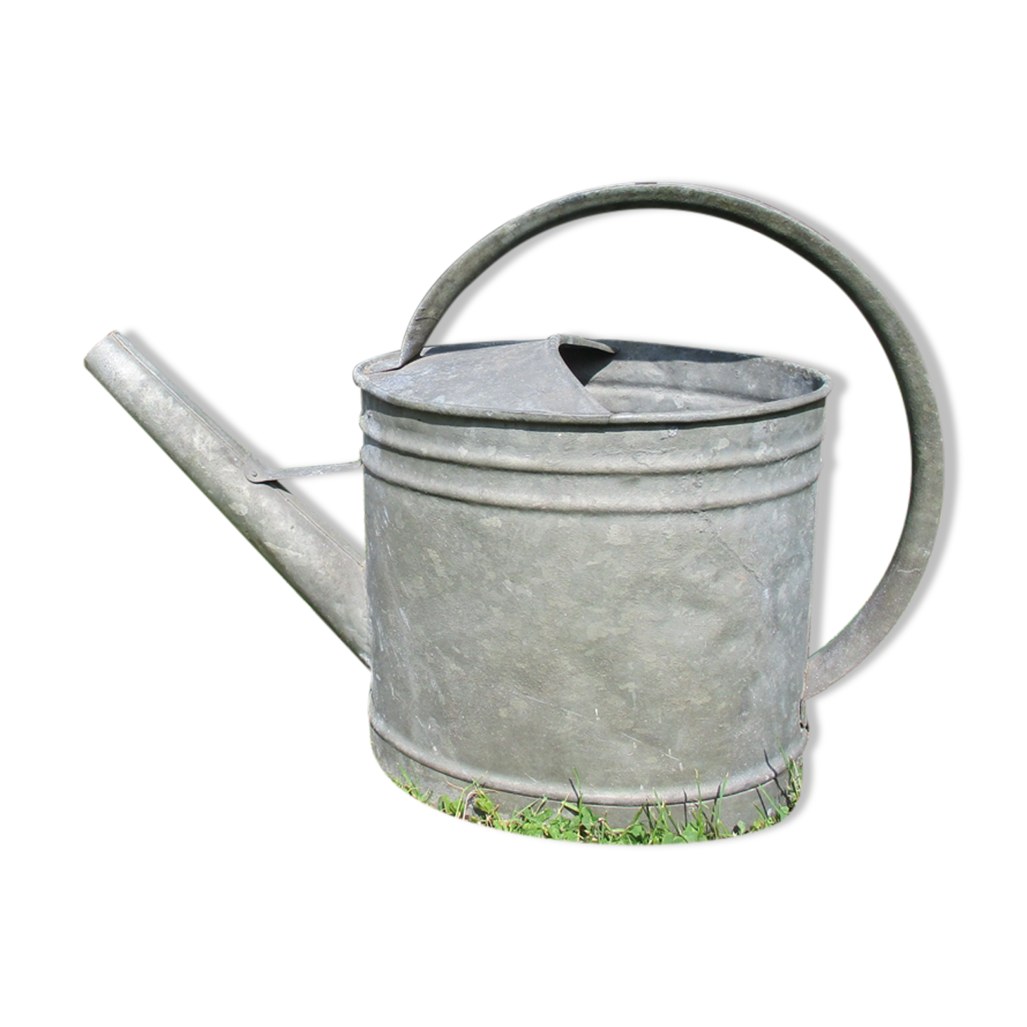 Old zinc watering canvf3