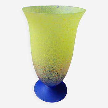 Tulip vase in yellow and blue glass paste