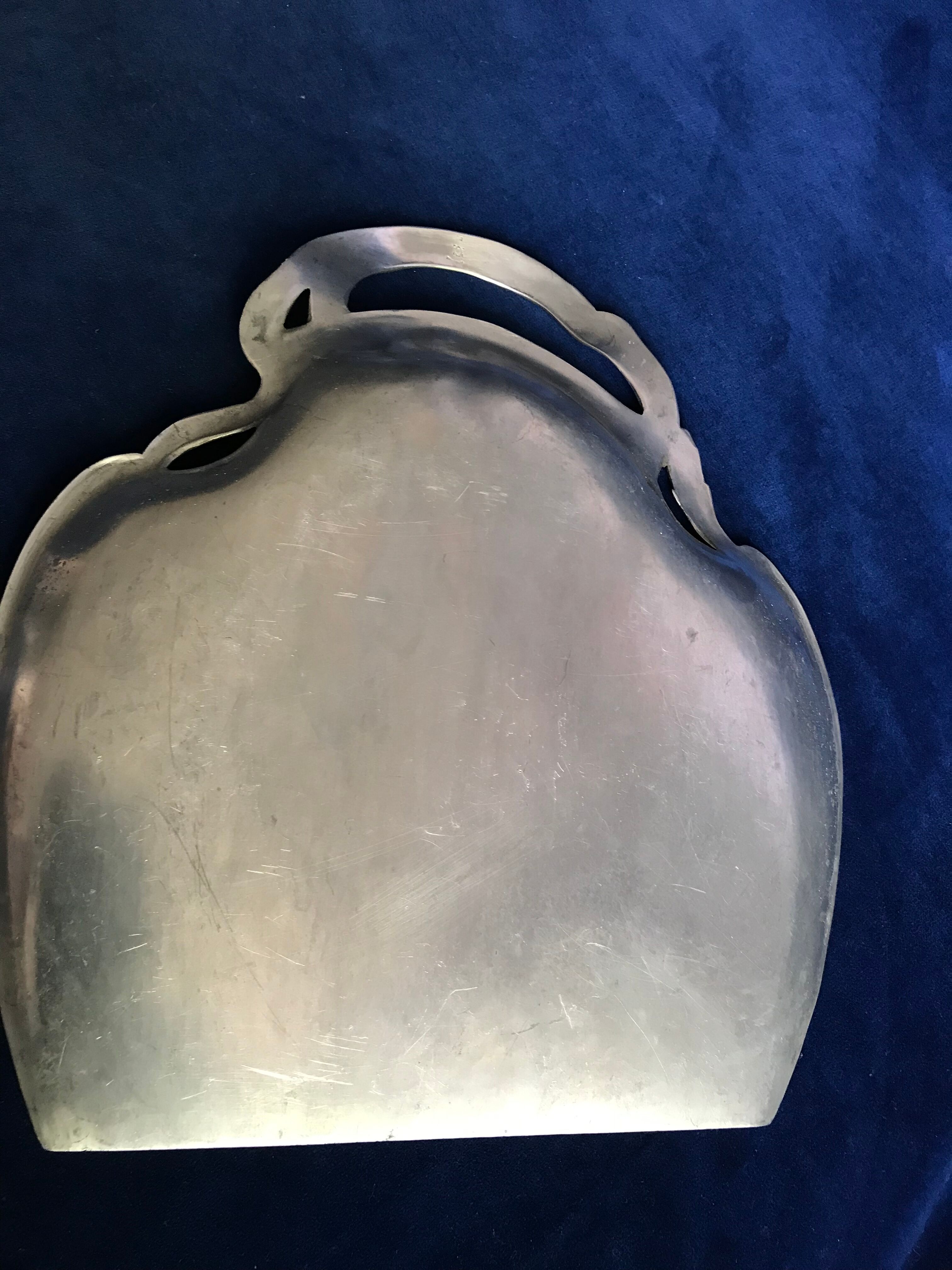 Old art nouveau crumbs picks up