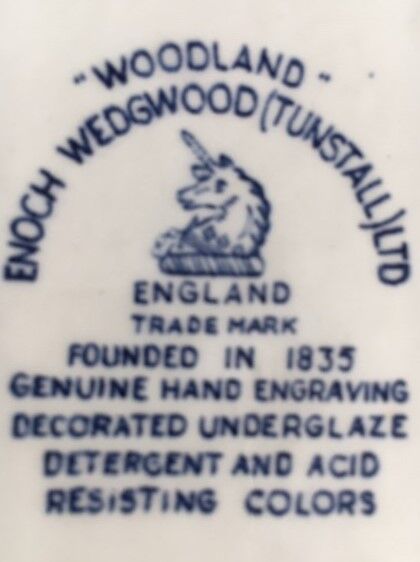 4 Wedgwood flat plates, 28 cm