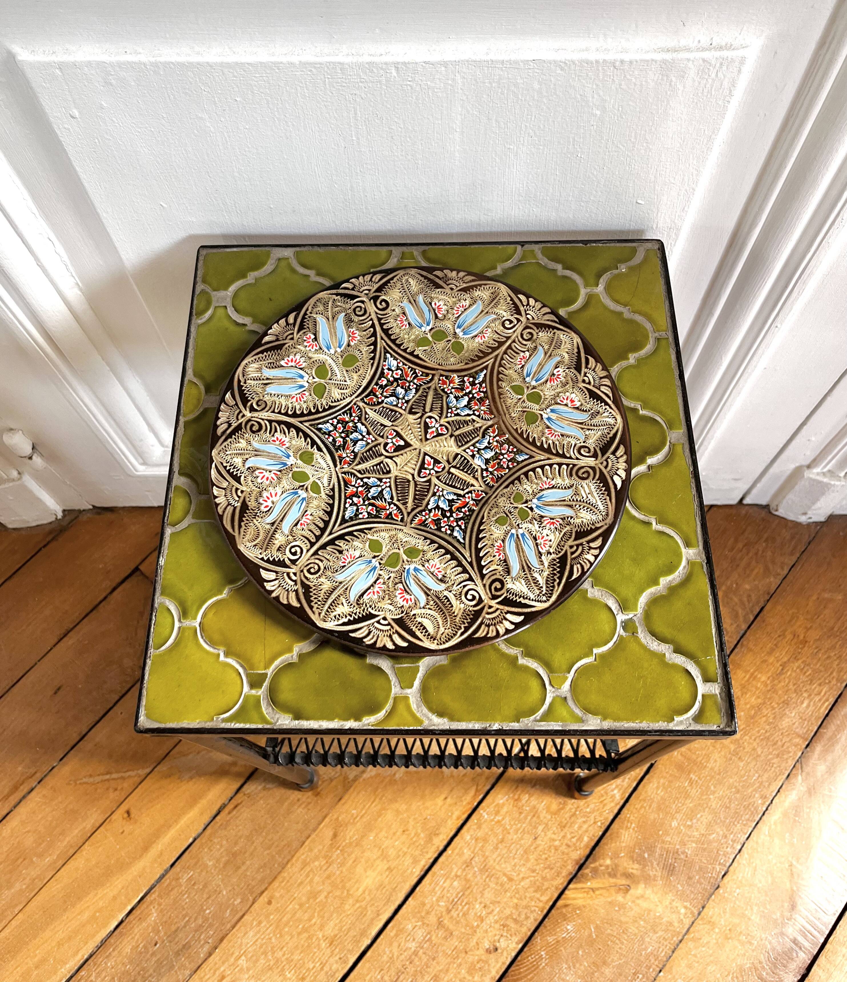 Assiette décorative fleurs peintes