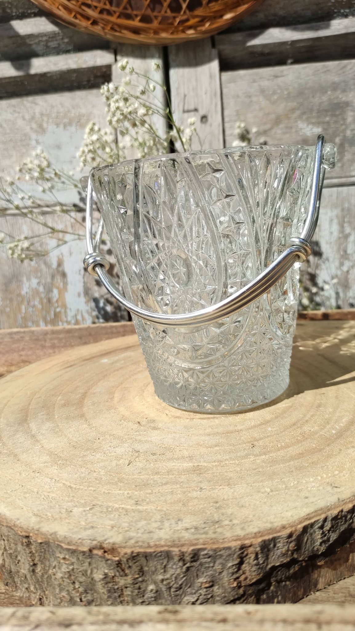 Seau à glace ou glaçons vintage en verre ciselé