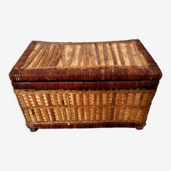 Rattan chest