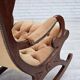 Chaise berçante scandinave des années 1960, velours de mobilier, bois de hêtre foncé.