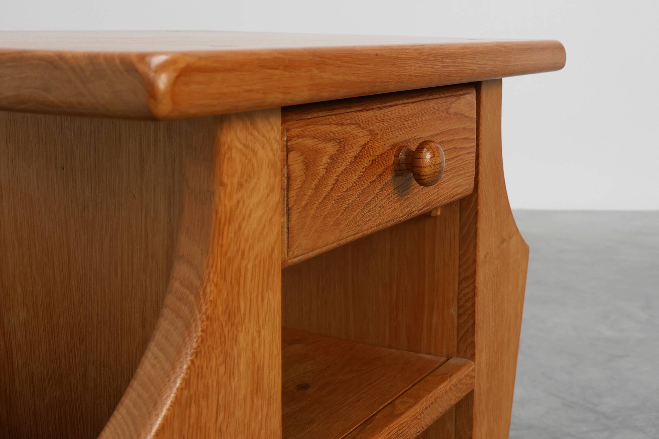 Mid-Century Blonde Oak Side Table, France 1980s