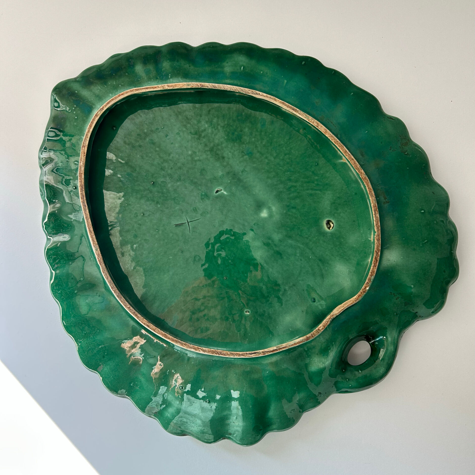 Large alocasia leaf plate