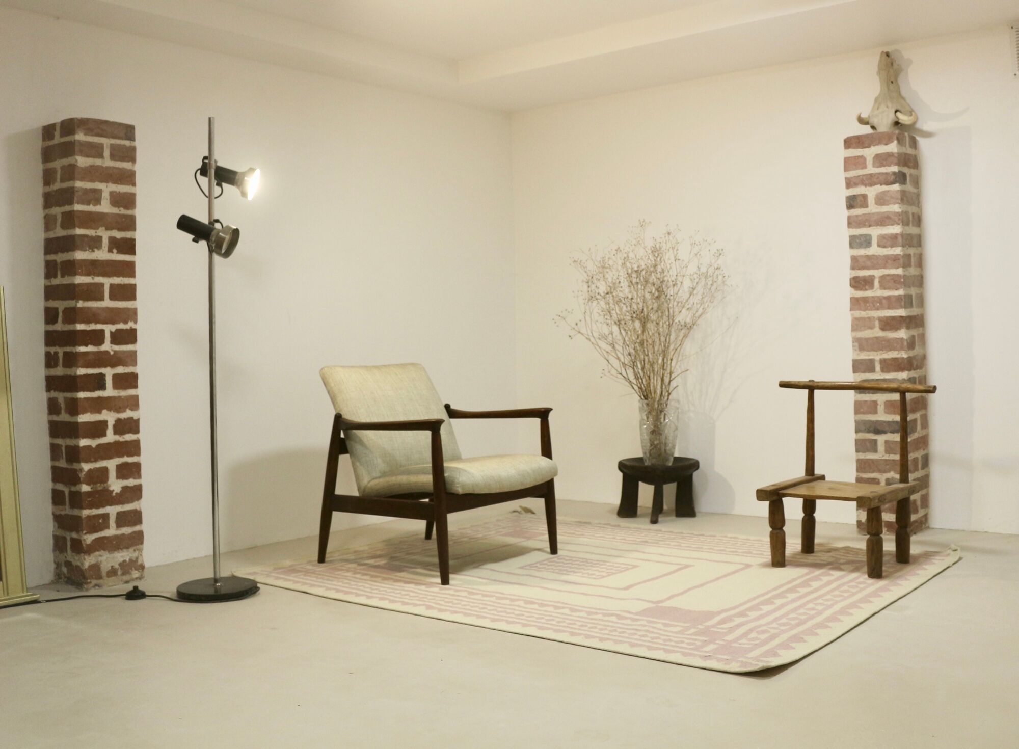 Carpet geometric design pastel colors pink and off-white year 70/80.