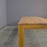 Tavolo artigianale in noce