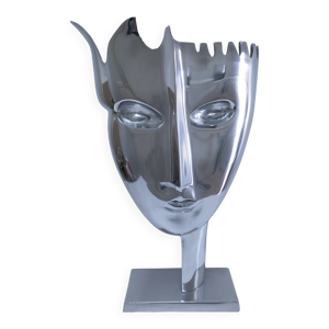 Sculpture visage stylisé