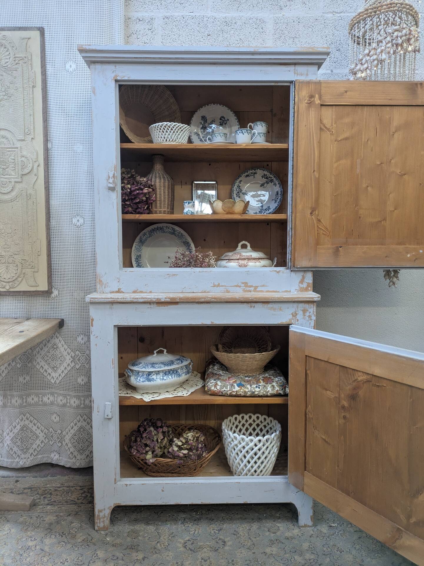Buffet with two patinated bodies