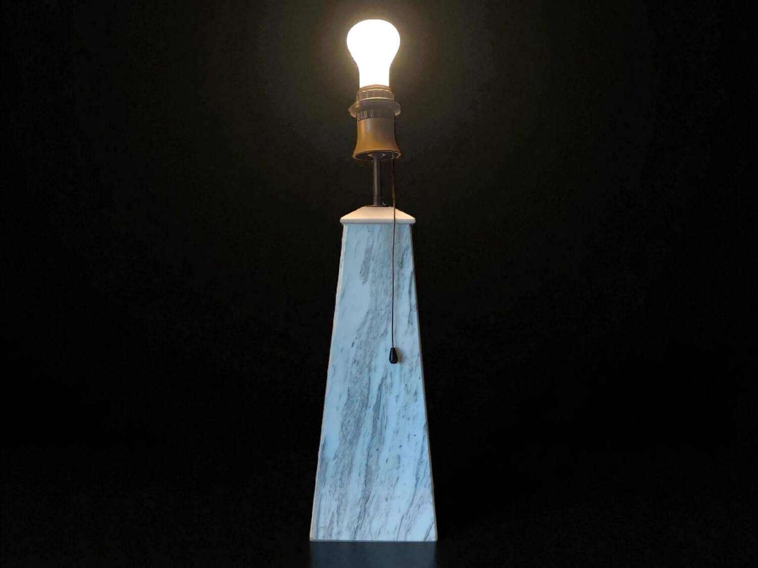 Mid-20th Century Marble Table Lamp – Elegant Tapered Design