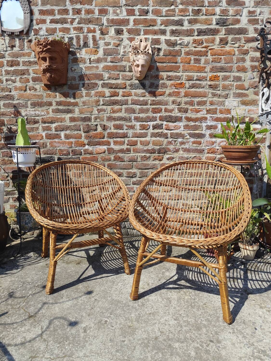 Pair of wicker armchairs