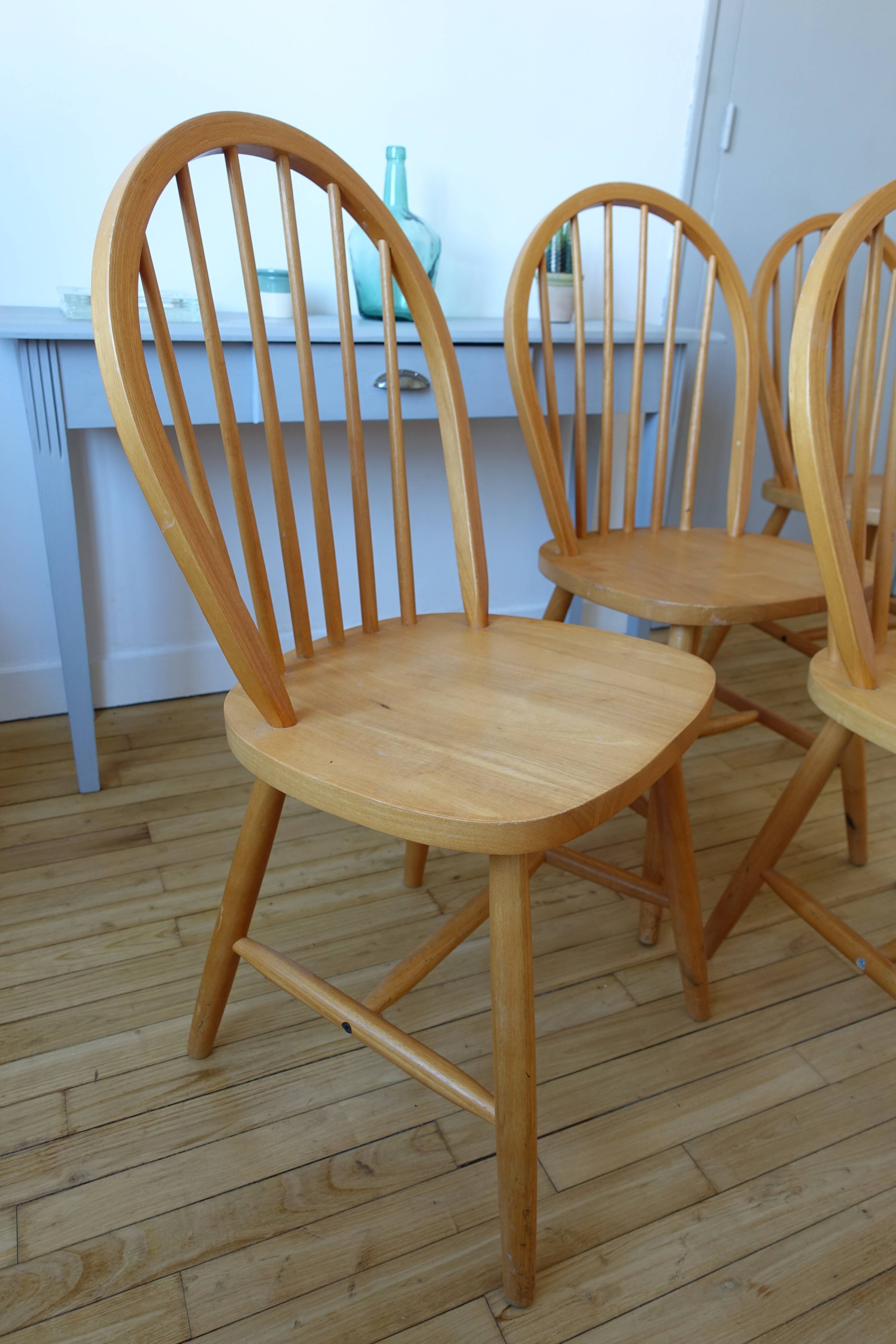 4 Scandinavian Windsor chairs in solid beech 1970s