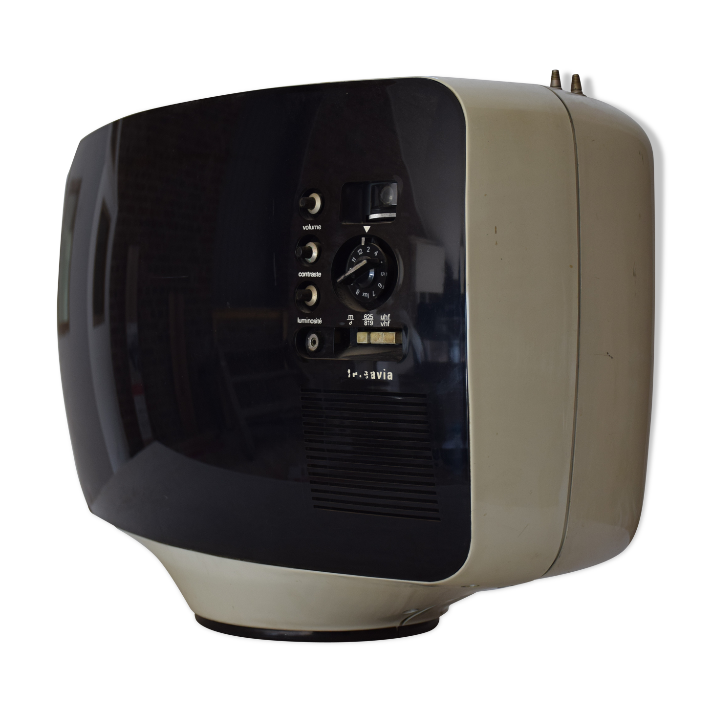 TV Teleavia model P111