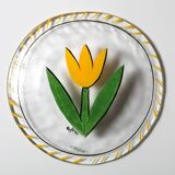 Assiette en verre vintage tulipe jaune design par Ulrica Hydman Vallien Kosta Boda