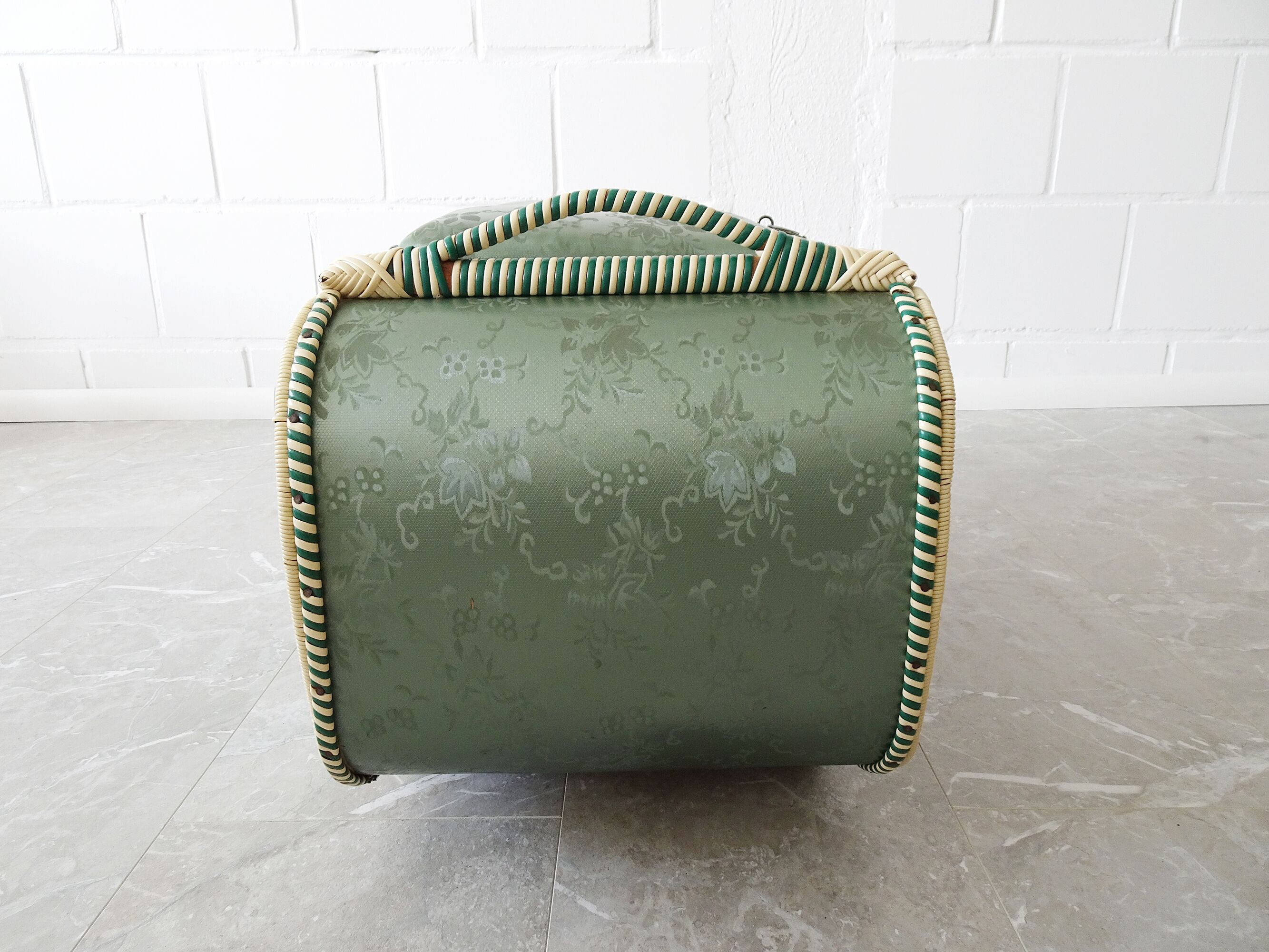 green seat chest