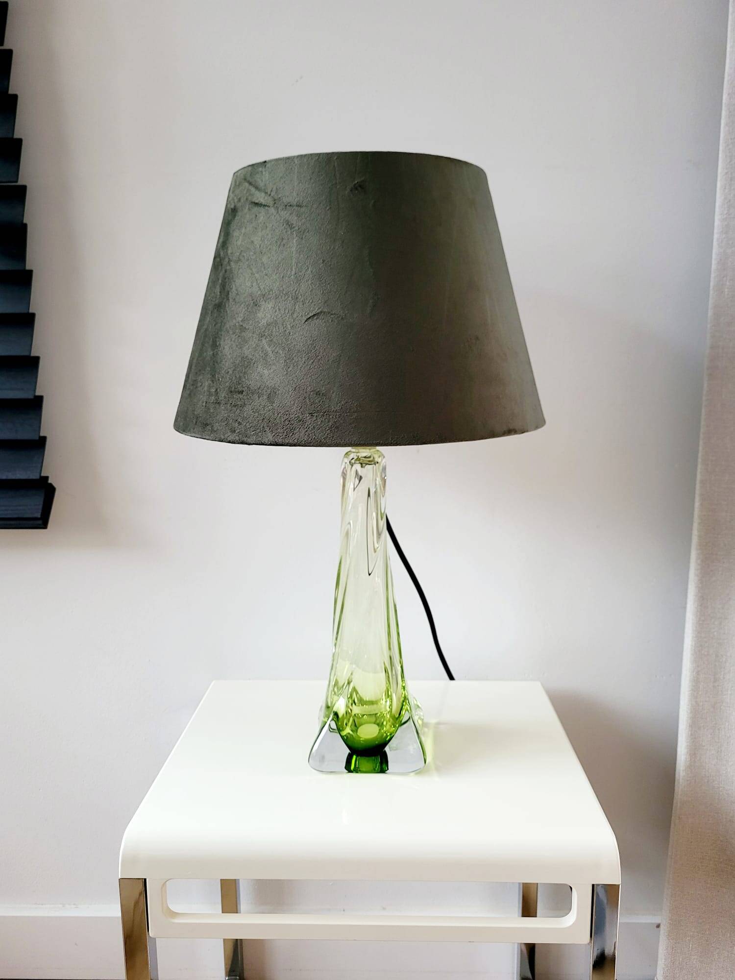 Lampe en cristal Val Saint Lambert à pied tourné, couleur verte, Belgique