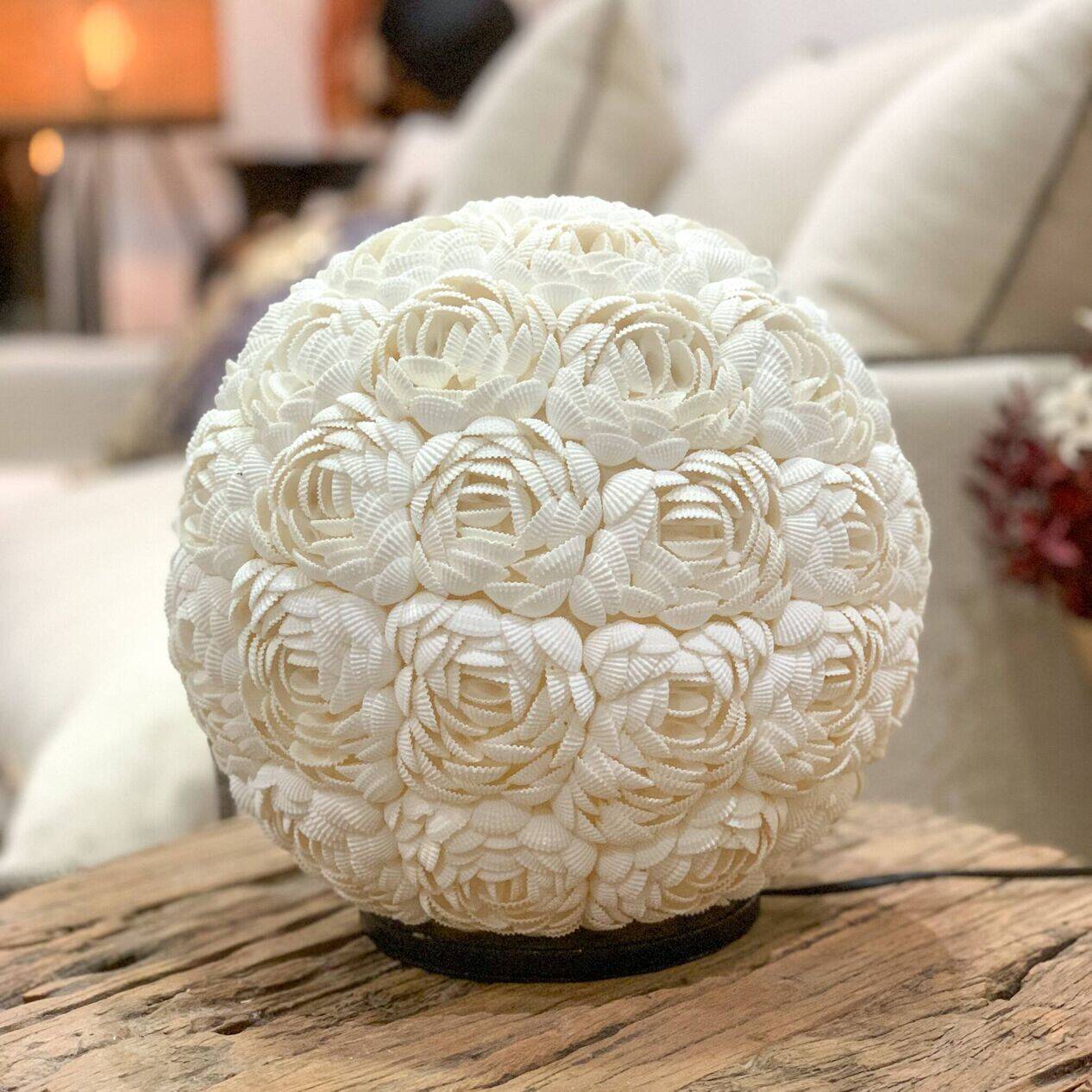 Lampe à poser en coquillages