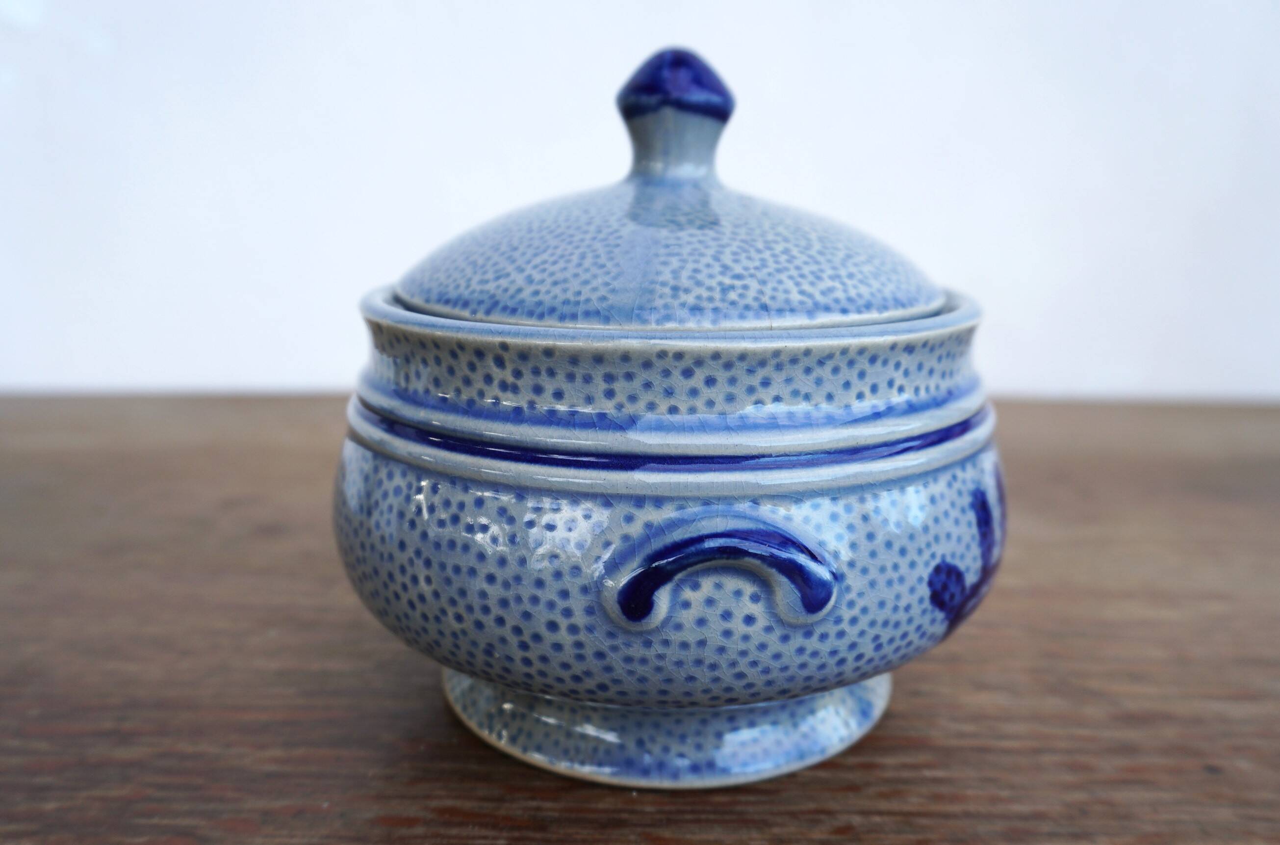 Alsace sandstone pot candy box