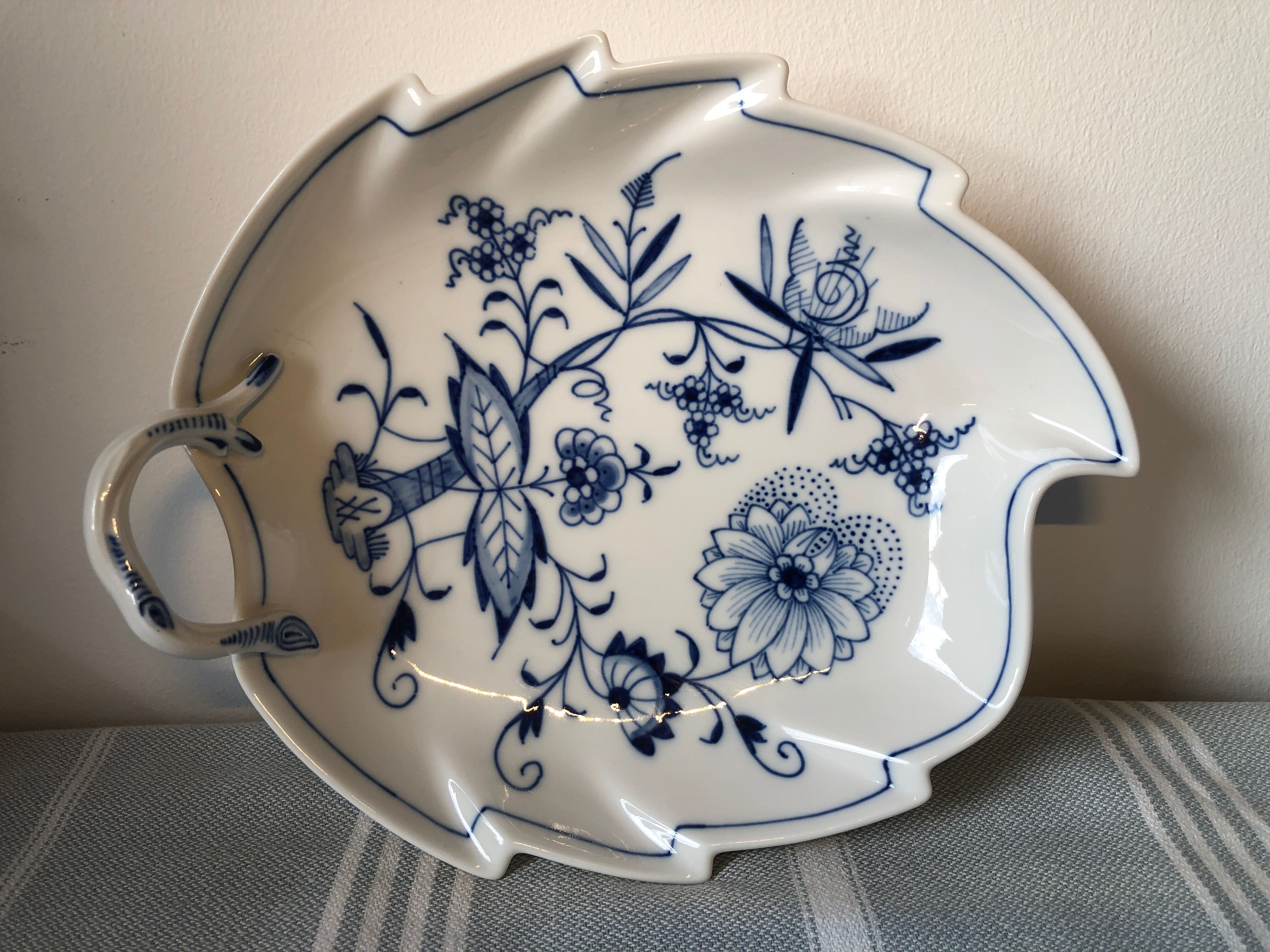 Collectible porcelain - messein - saucer