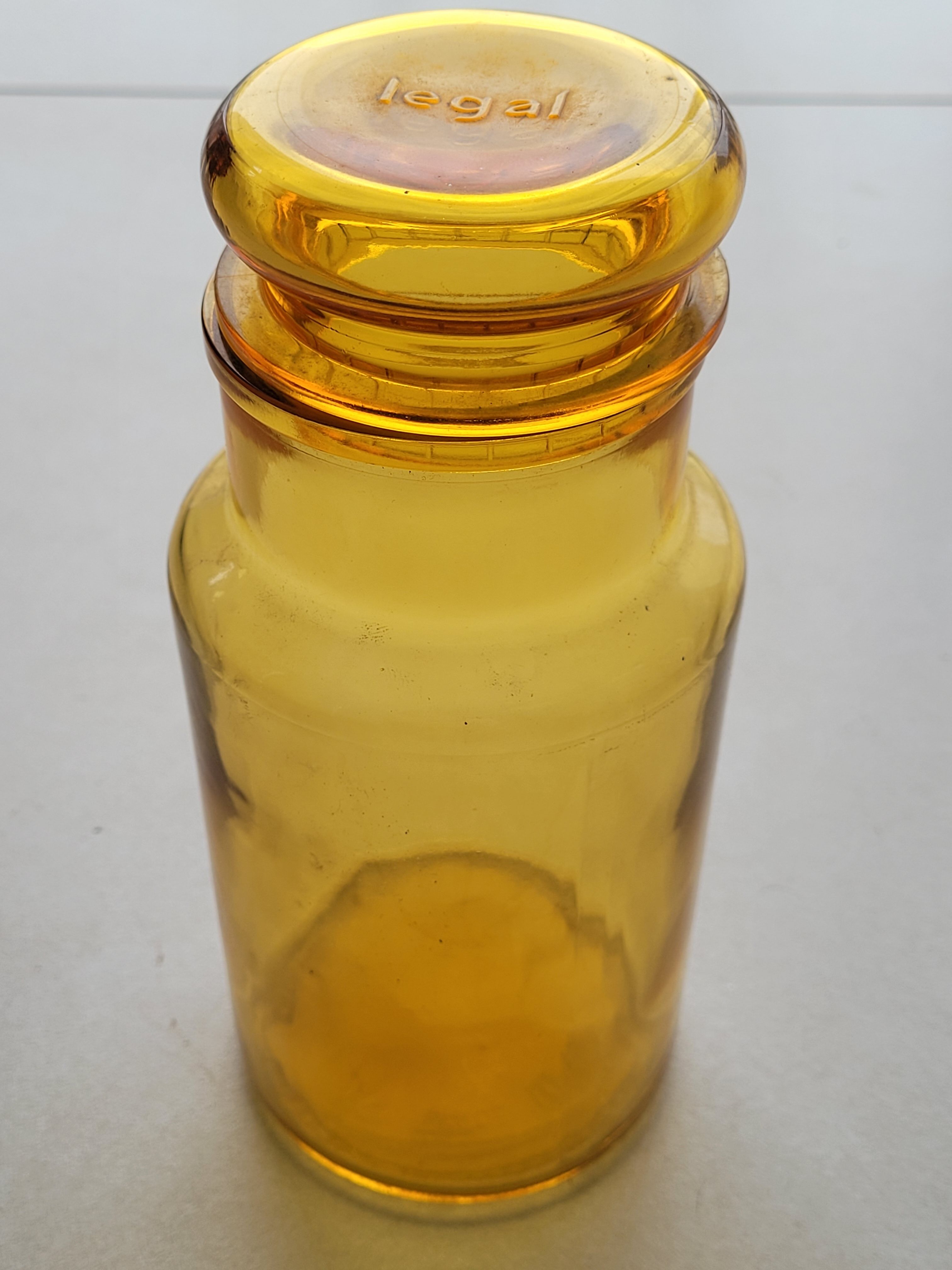 Pot of legal apothecary