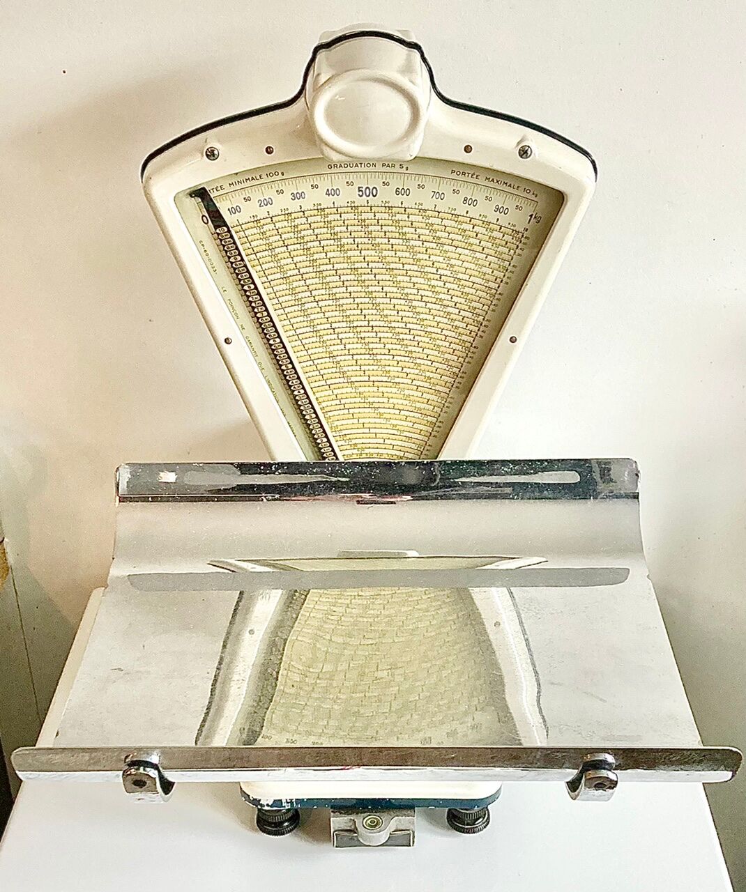 Vintage fishmonger's scale