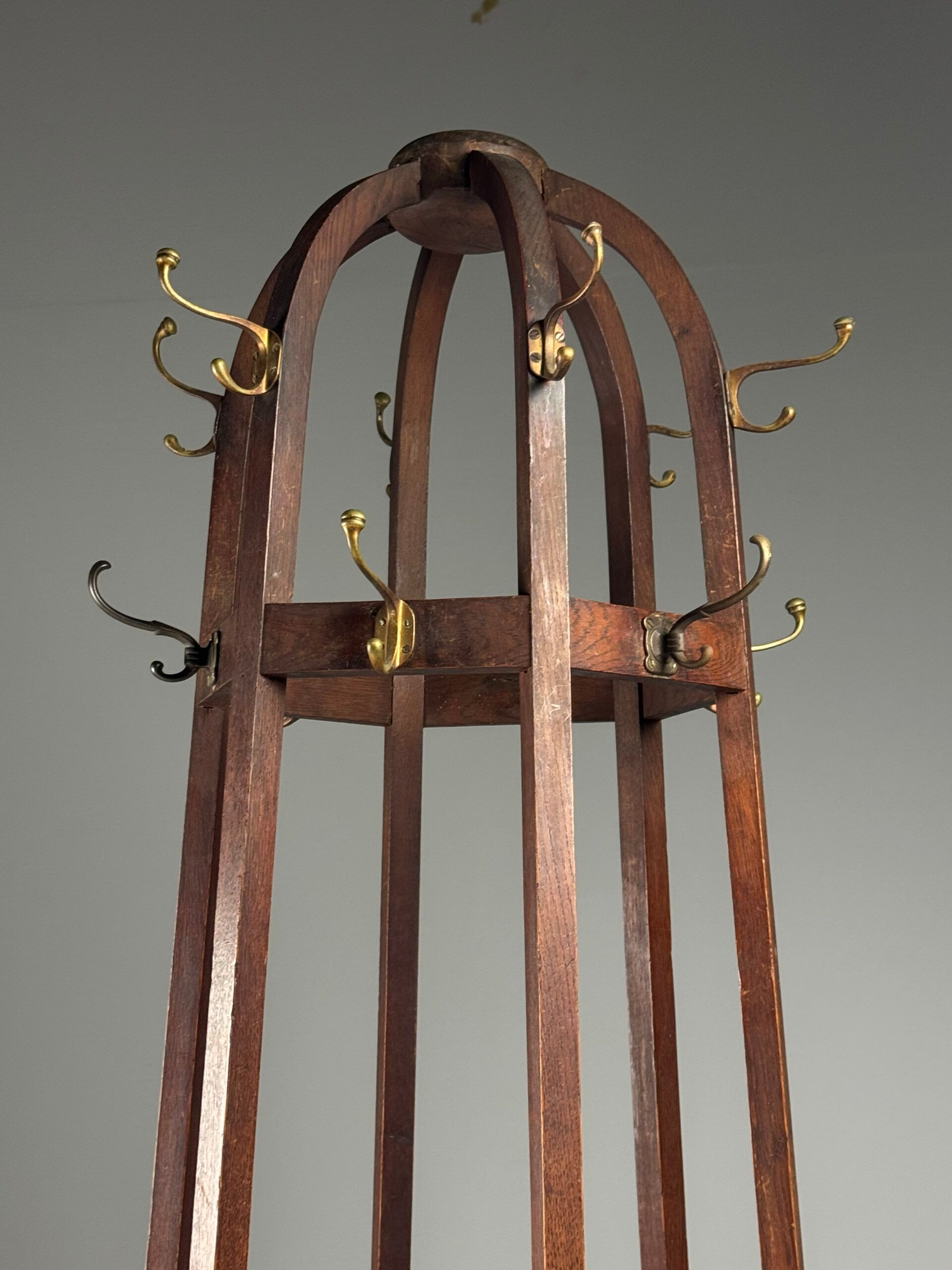 Porte-manteau ancien Arts et Crafts