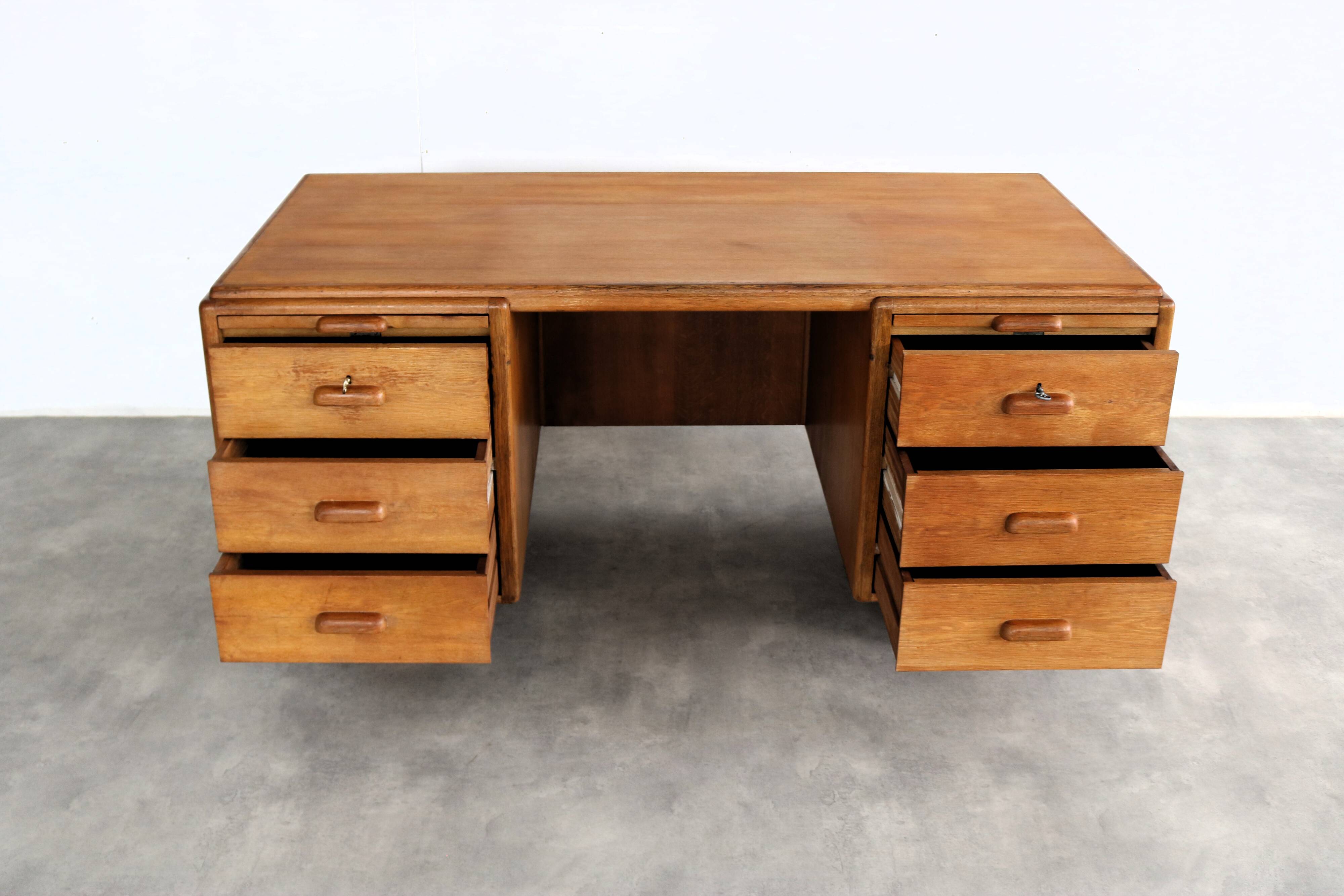 Art deco desk