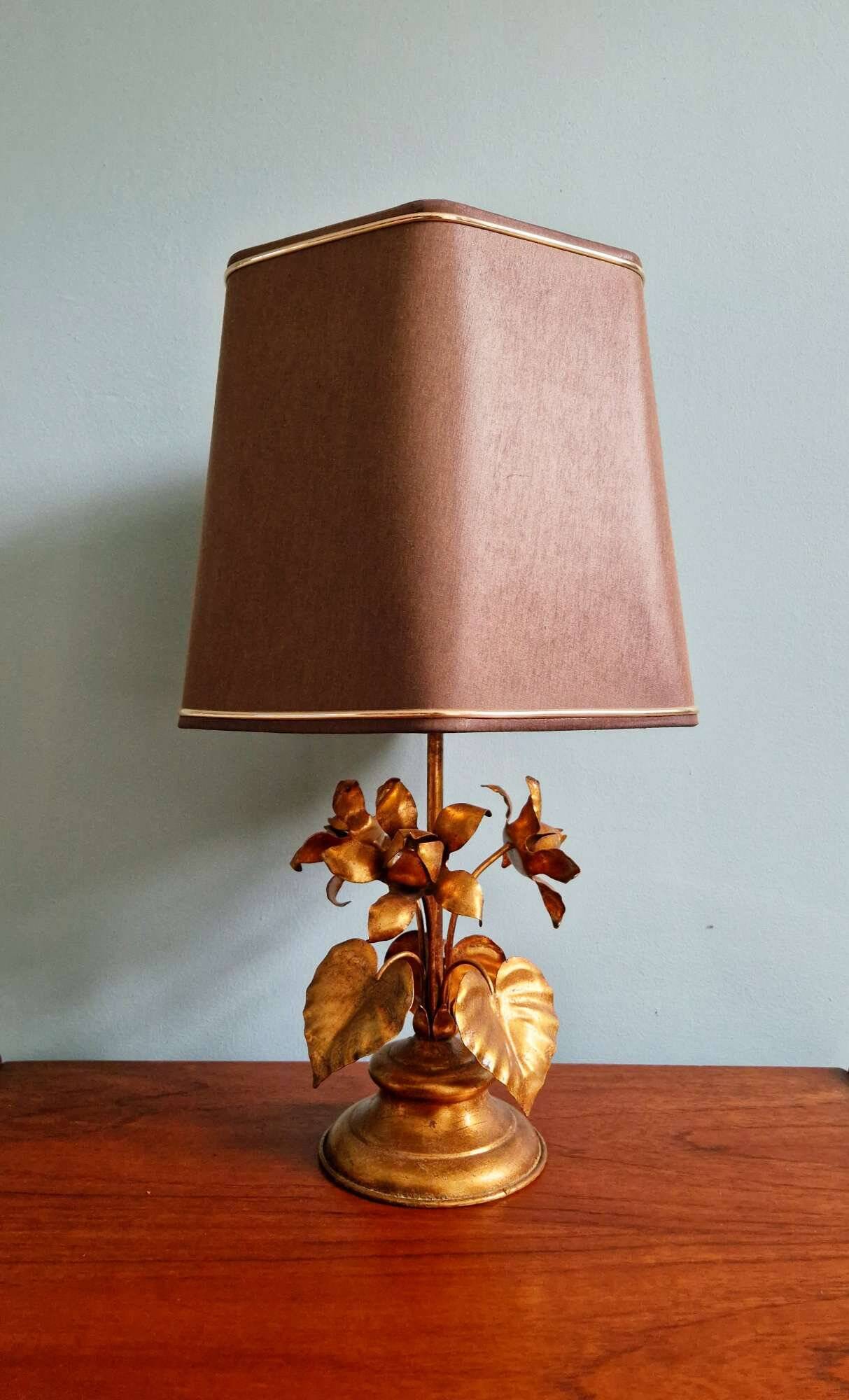 Lampe de table italienne en métal dorée, style Hollywood Regency, 1970